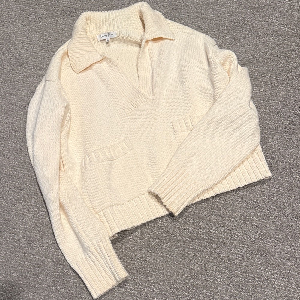 Vici small Cream V-Neck Sweater - Picture 3 of 5